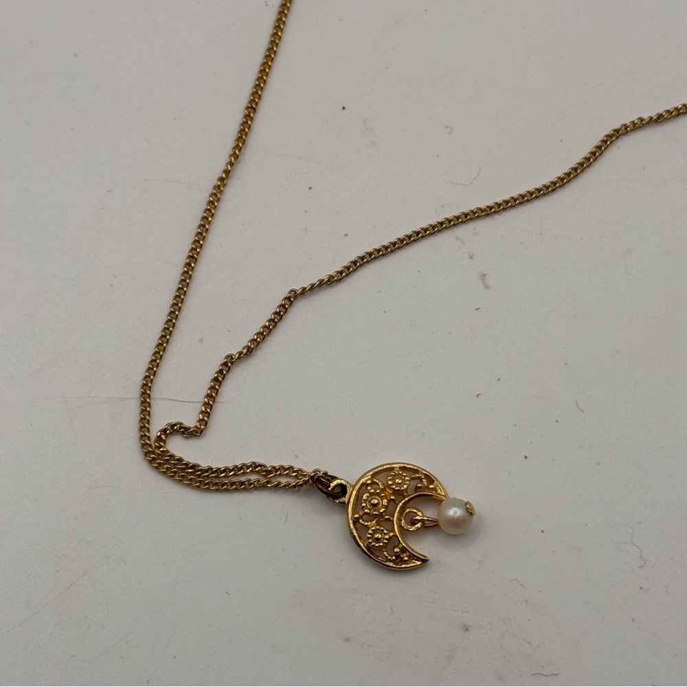 Goldtone floral crescent moon and faux pearl necklace fairy boho cottage dainty - Picture 4 of 4